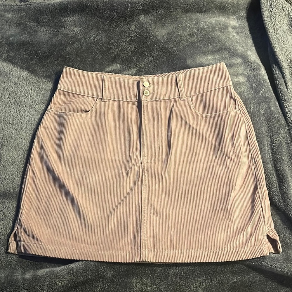 Hollister high rise jean type of skirt, beige. Size 11 in Hollister